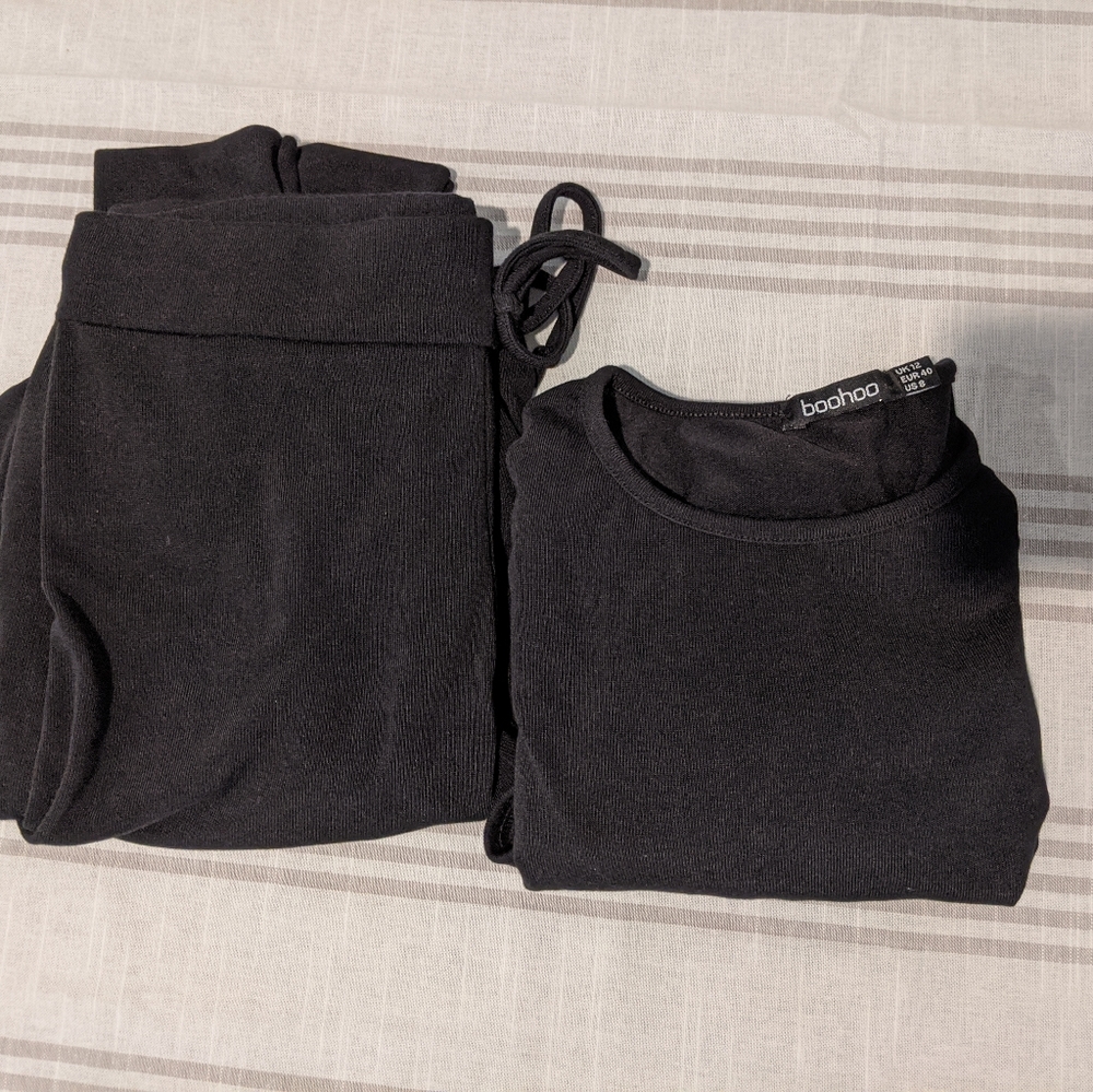 Boohoo 2 piece lounge wear.